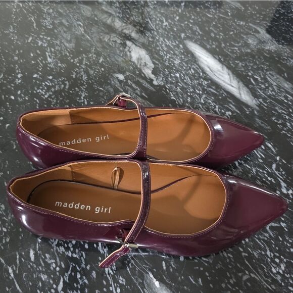 BRAND NEW MADDEN GIRL WOMEN's POINTED TOE FLAT R3 - Picture 5 of 16